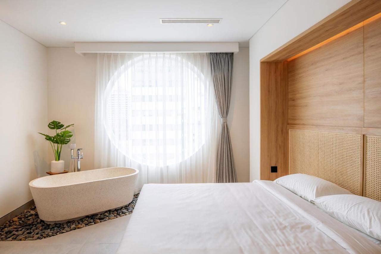 Meander Saigon Отель